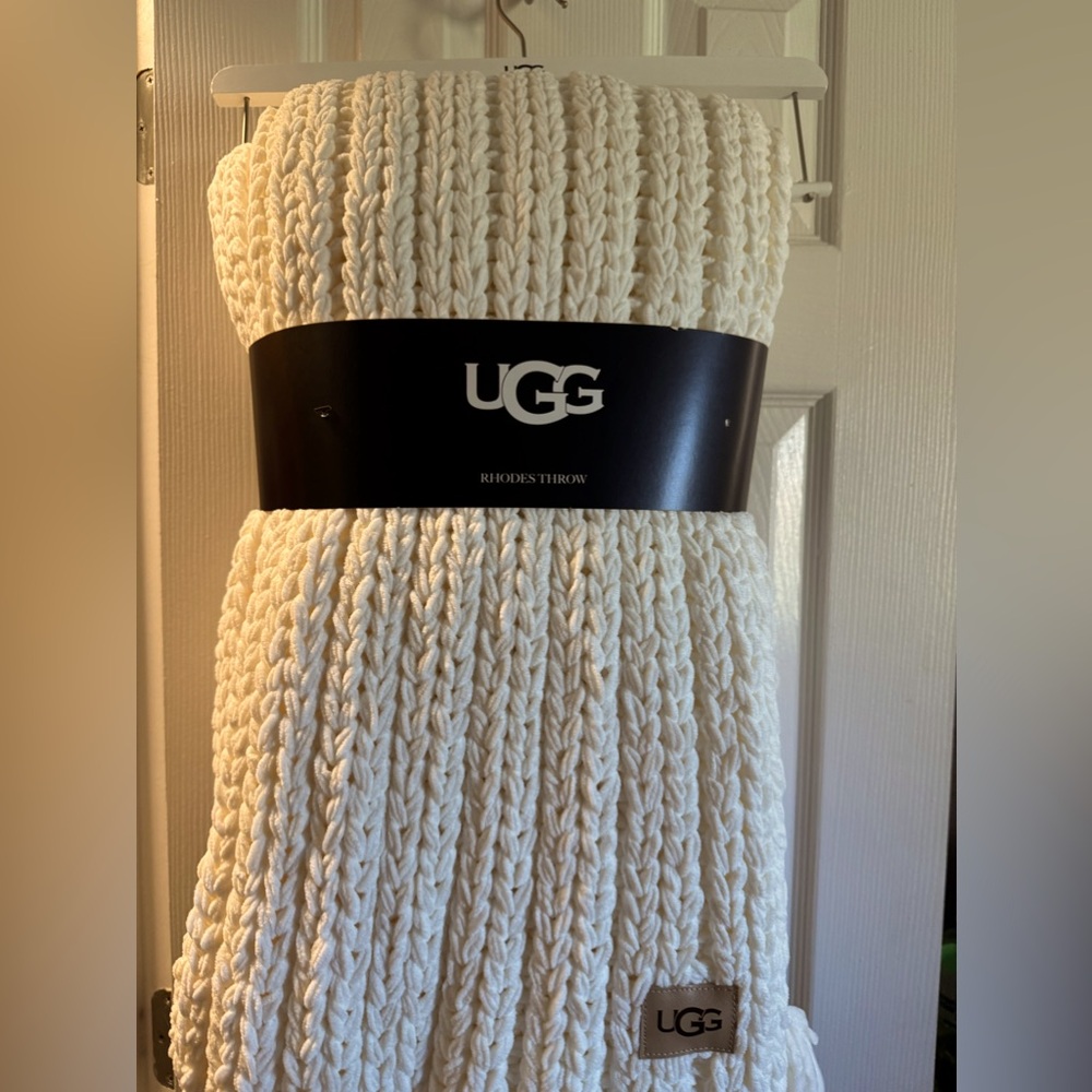 UGG RARE IVORY BRAIDED KNIT THROW - Picture 5 of 16